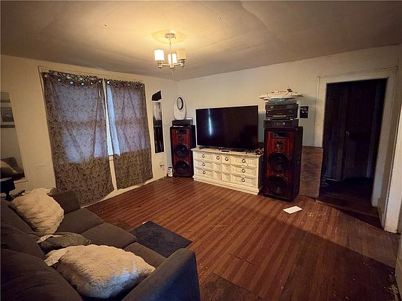 3rd image of 514 Bryan Ave