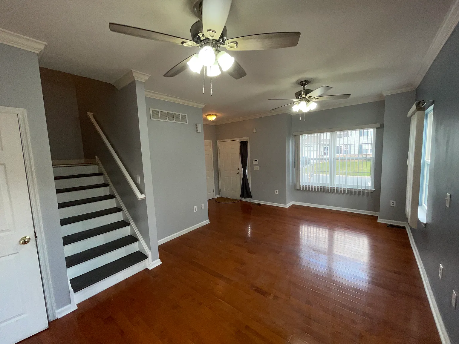 3 bed, 2.5 bath, 2100 sqft, $2,395 — Photo 4
