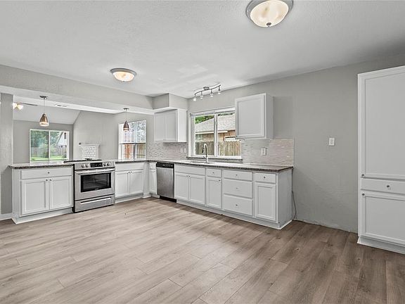 5th image of 22706 Braken Carter Ln