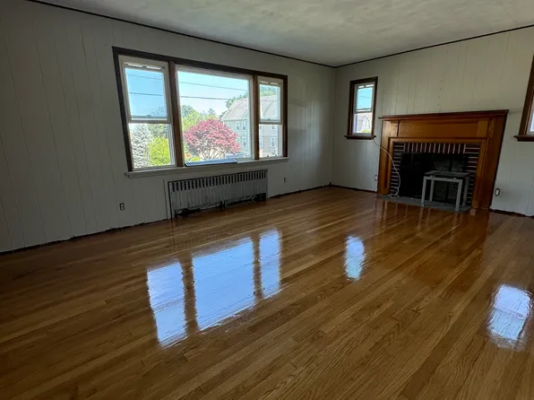 77 Riverview Ave #1, New London, CT 06320