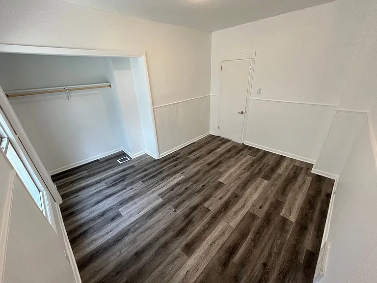 2408 W High St — Photo 16