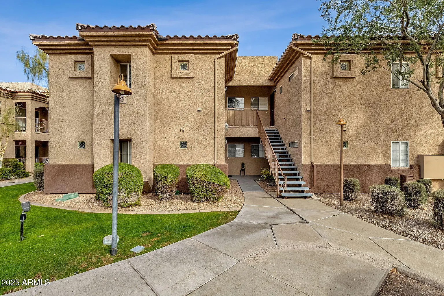 2 bed, 1035 sqft, $1,700 — Photo 3