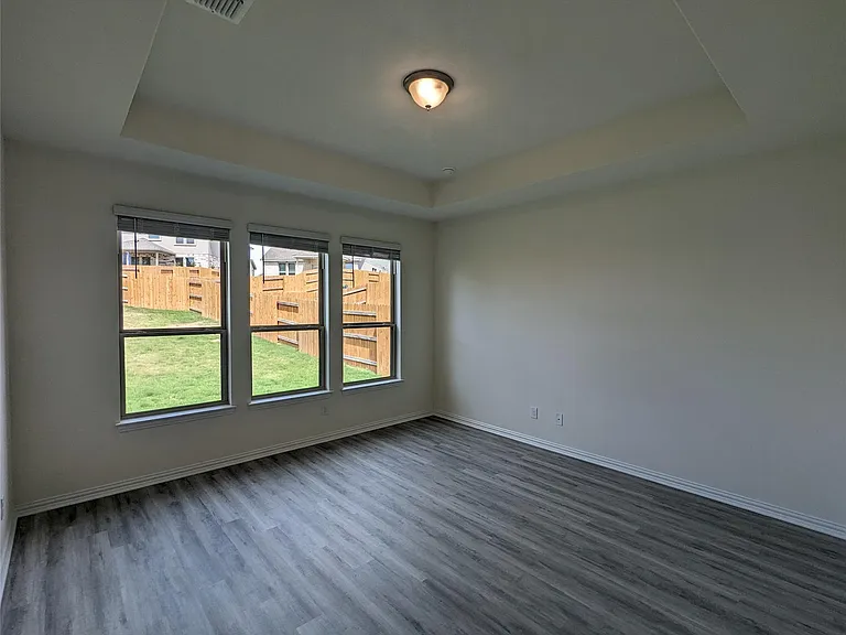612 Silent Creek Cv — Photo 23