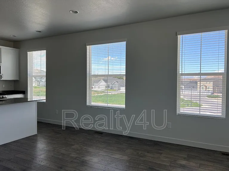 2771 N 3870 W — Photo 10