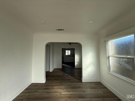3rd image of 414 Woodrow Ave