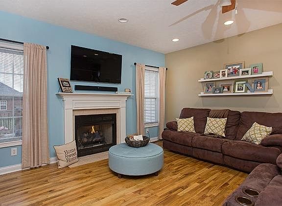 3rd image of 1128 Trillium Ln