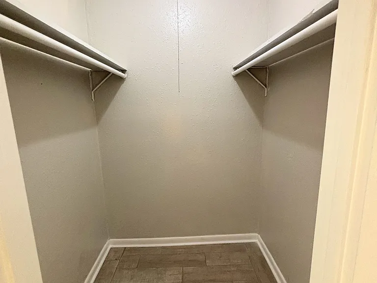 126 Raymond Dr — Photo 2