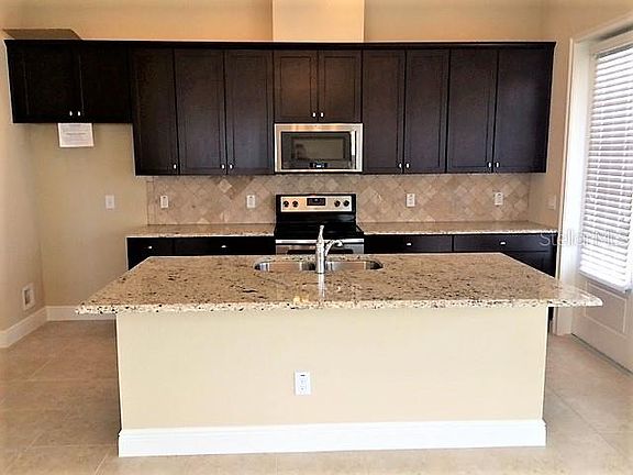 5th image of 1040 Parma Cir