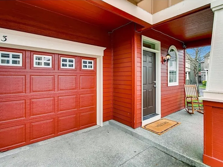 903 SE Elina Ave — Photo 4