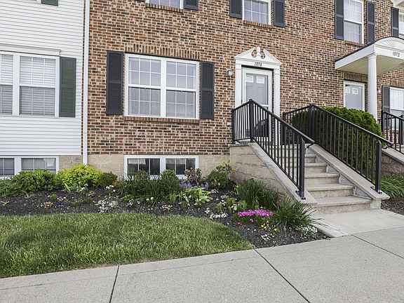 3rd image of 1074 Shady Lake Dr
