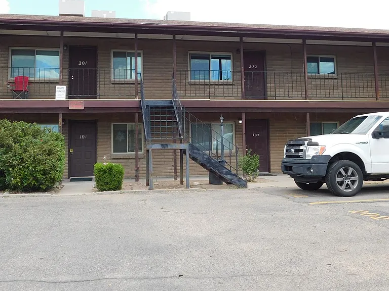 1302 Glenwood Ave — Photo 1