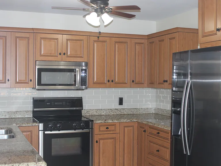 1428 SW 1st Ave — Photo 3