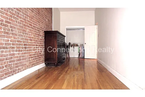 Rented by City Connections Realty | media 33