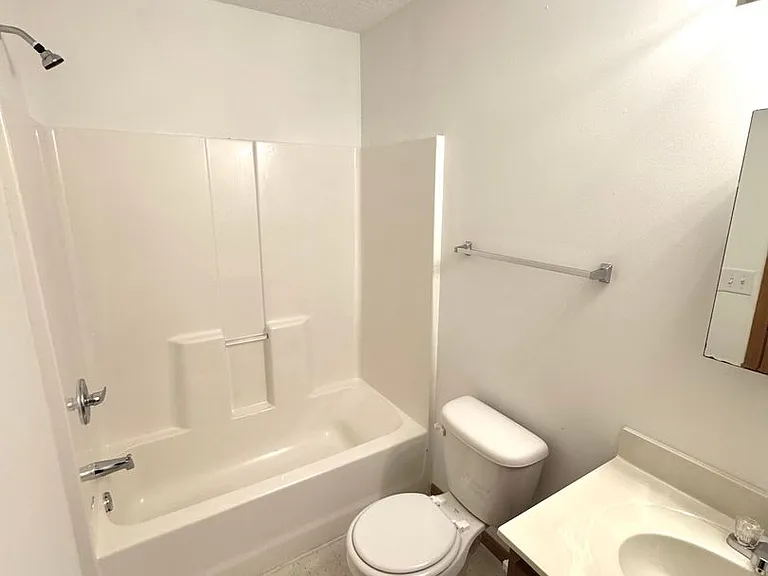 Southern Winds Apartments — Photo 29