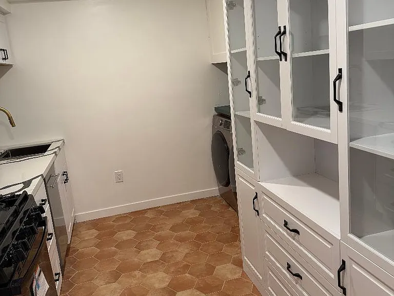 735 Alhambra St #1 — Photo 8
