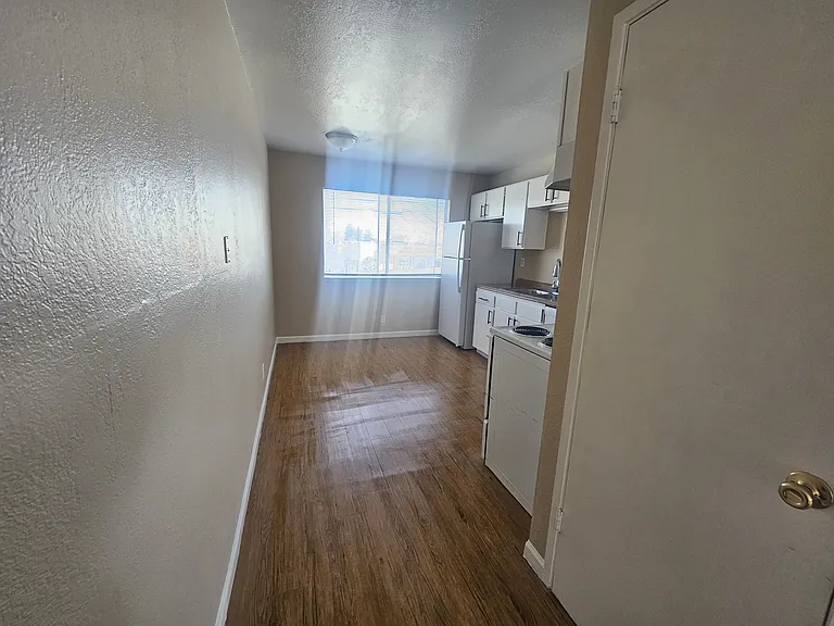 3417 Fairview Dr — Photo 8