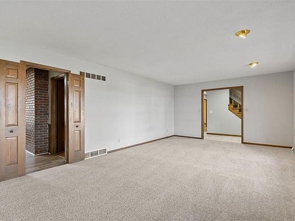 5th image of 5952 Garnett St