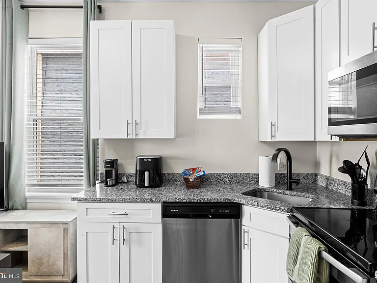 59 Rhode Island Ave NW #4 — Photo 10