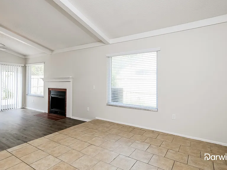 621 Torrey Oaks Ct — Photo 7