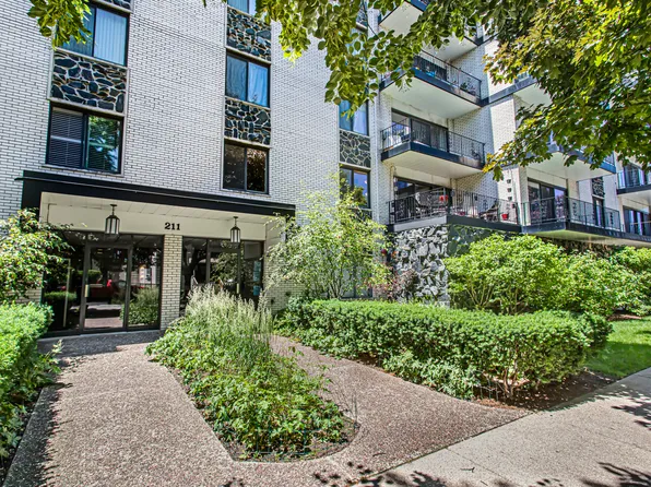 211 Elgin Ave APT 2M, Forest Park, IL 60130