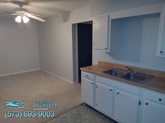 3rd image of 915 Shawnee Ct #7