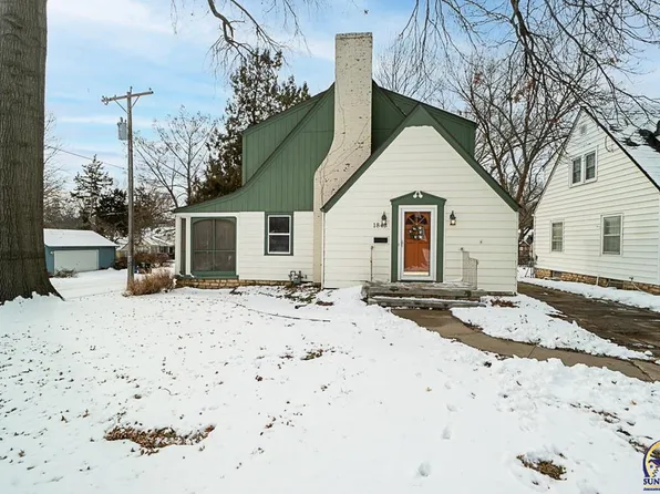 1843 SW Collins Ave, Topeka, KS 66604