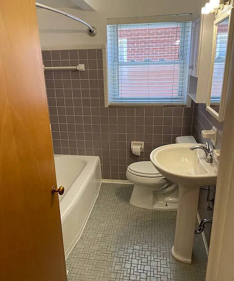 208 Catalpa Dr — Photo 8