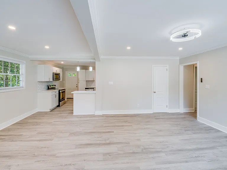 1719 Academy St — Photo 28