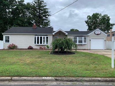 182 New Hampshire Ave, Massapequa, NY, 11758