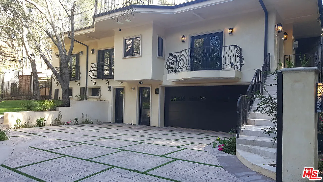 2 bed, 2.0 bath, $7,000 — Photo 1
