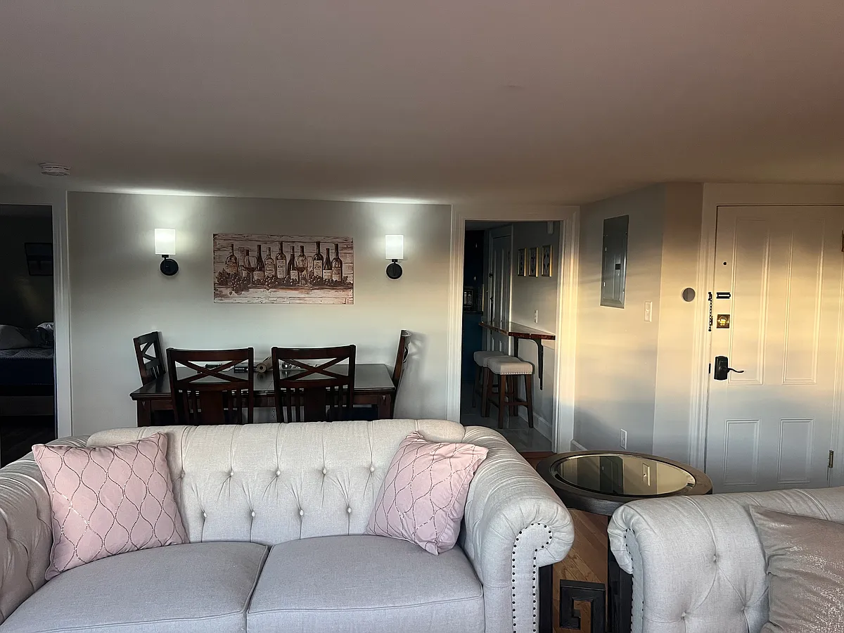 Building Photo - 45 Ayrault St #11