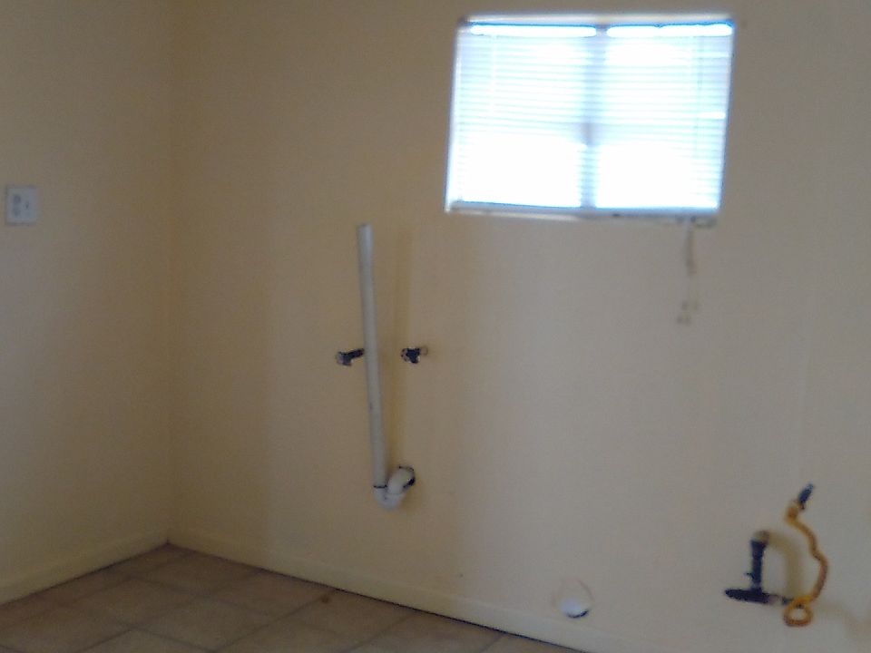1st image of 808 Atoka St