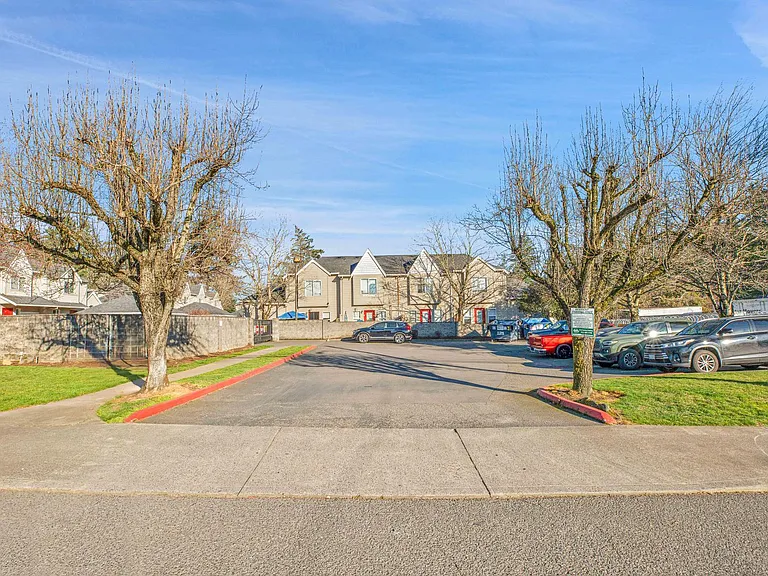 Spacious 2 Bedroom Townhomes with Private Garage Limited Availability — Photo 6