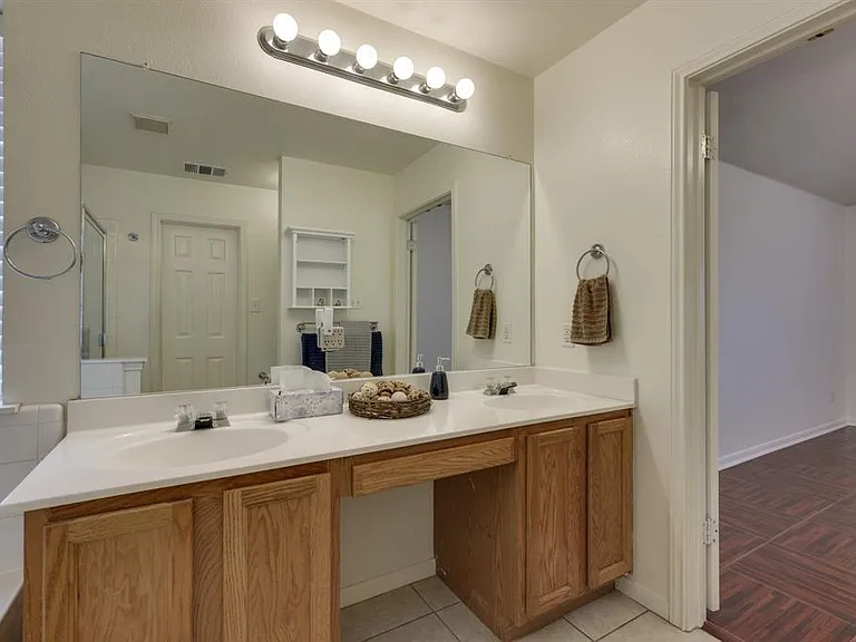 6007 Lone Star Ct — Photo 8