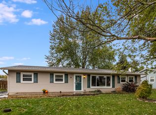 9 Shore Ct, Oswego, IL 60543