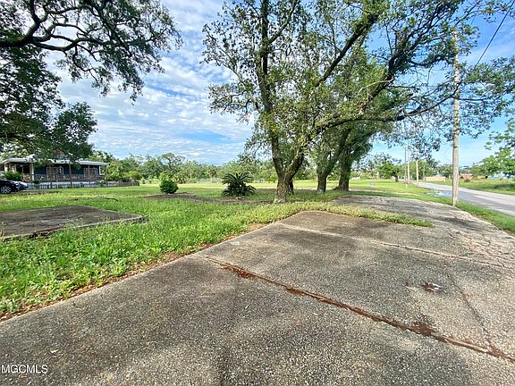 4th image of 202 Palmetto Ln