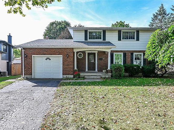 3rd image of 5 Rathbun Pl