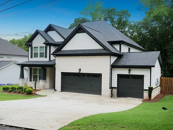 Great home with over 3,064 feet of space!