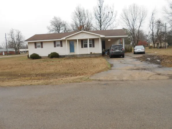 428 N 5th St, Lilbourn, MO 63862