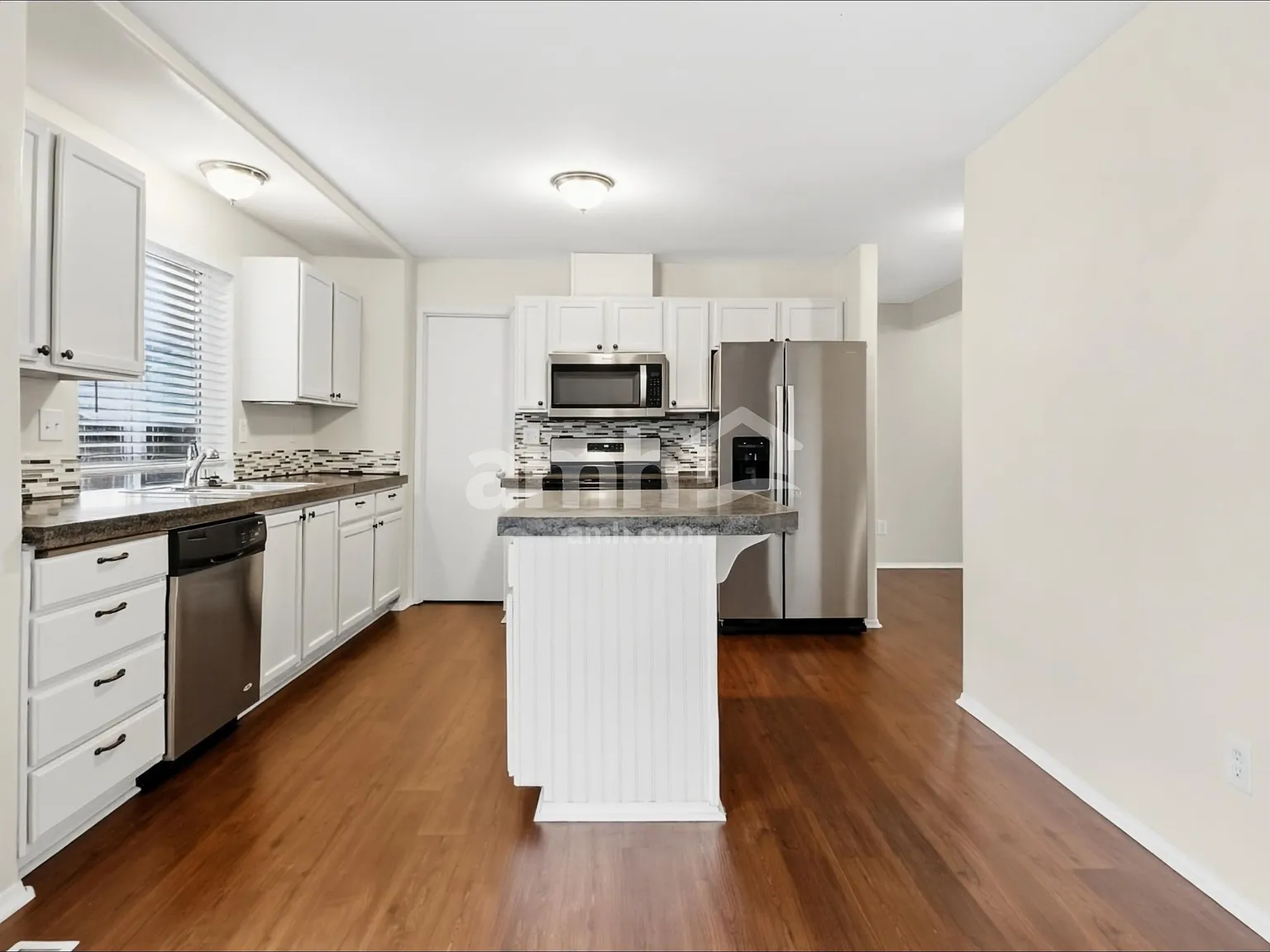 4 bed, 2.5 bath, 1815 sqft, $2,935 — Photo 4