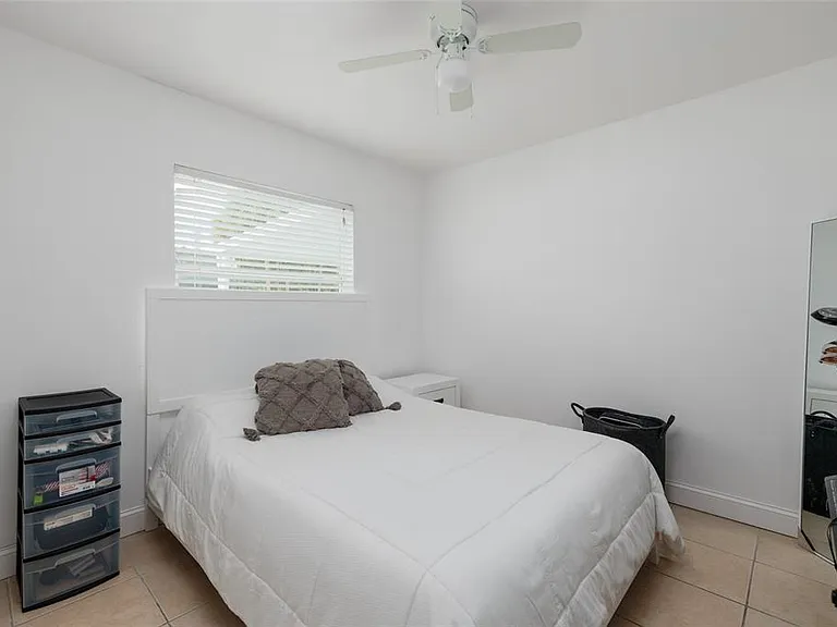 101 40th Ave NE — Photo 20
