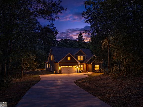 2nd image of 567 Kendrick Rd