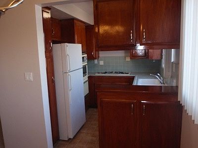 4th image of 345 S Doheny Dr APT 203