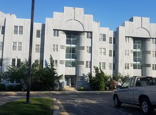 5211 Le Parc Dr #F-1, Wilmington, DE 19809