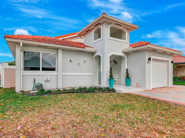 15122 NW 91st Ct, Miami Lakes, FL 33018