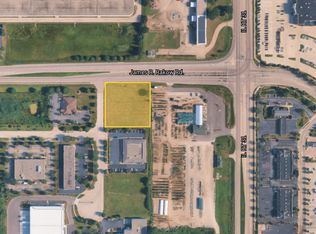 11 Mitchell Ct, Crystal Lake, IL 60014