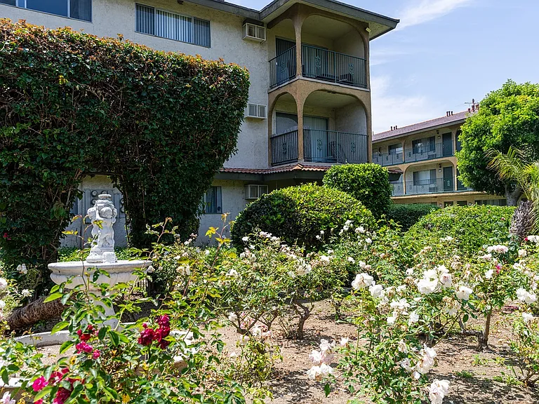 The Medici at South Hills-39-X3