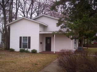 401 E Summit St, Greenville, MI