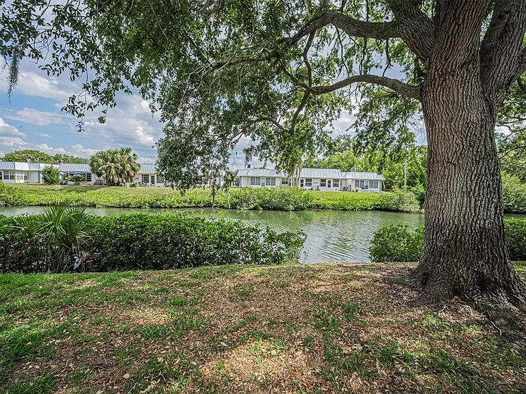 4200 Hampton Dr — Photo 36