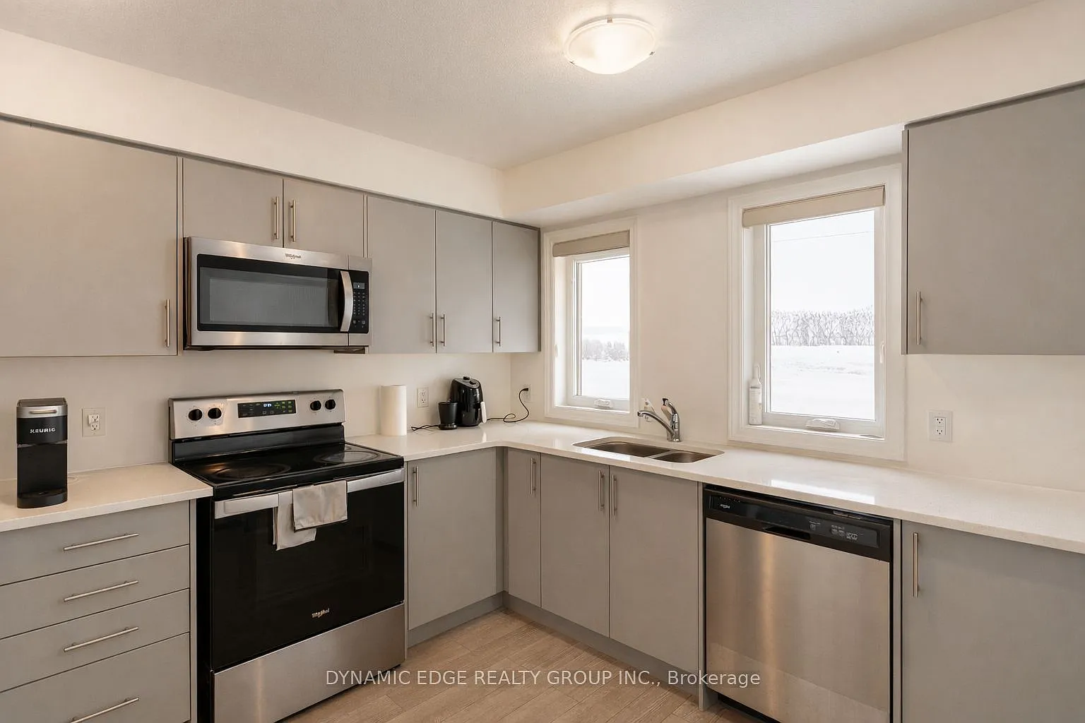 3 bed, $2,700 — Photo 2